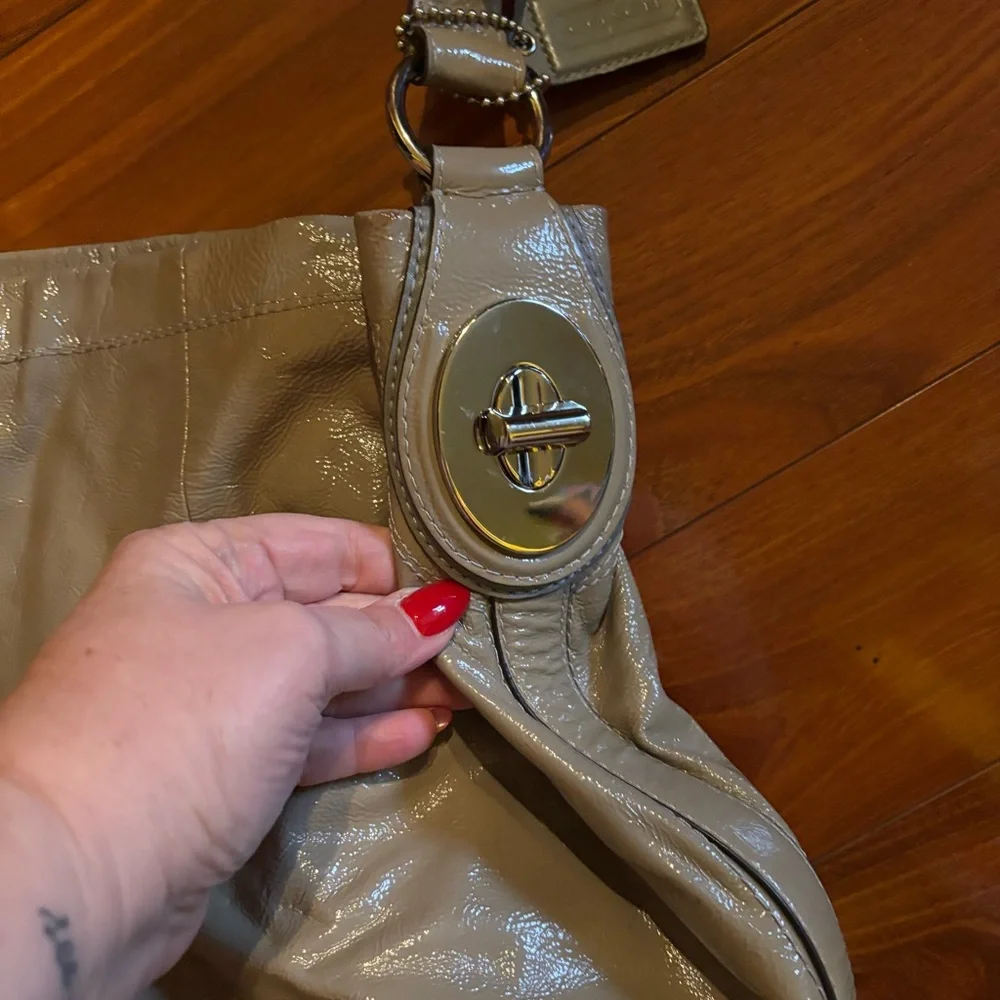 Coach Peyton Crushed Patent Leather Hobo Bag Purse 19755 Taupe